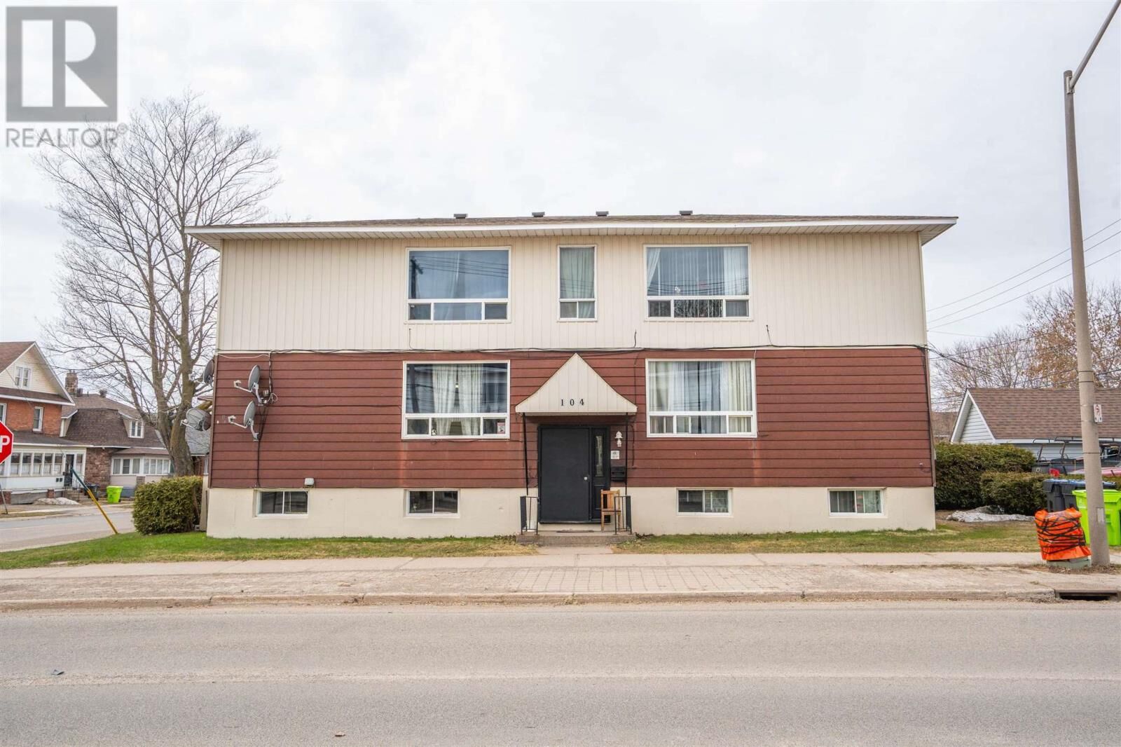 Property Photo:  104 Albert St  ON P6A 1B4 