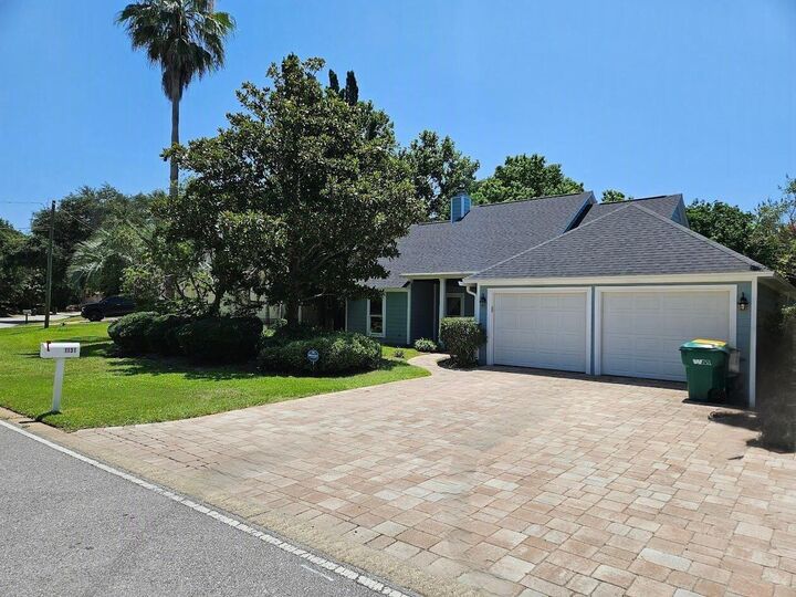 Property Photo: 1131 Bay FL 32541