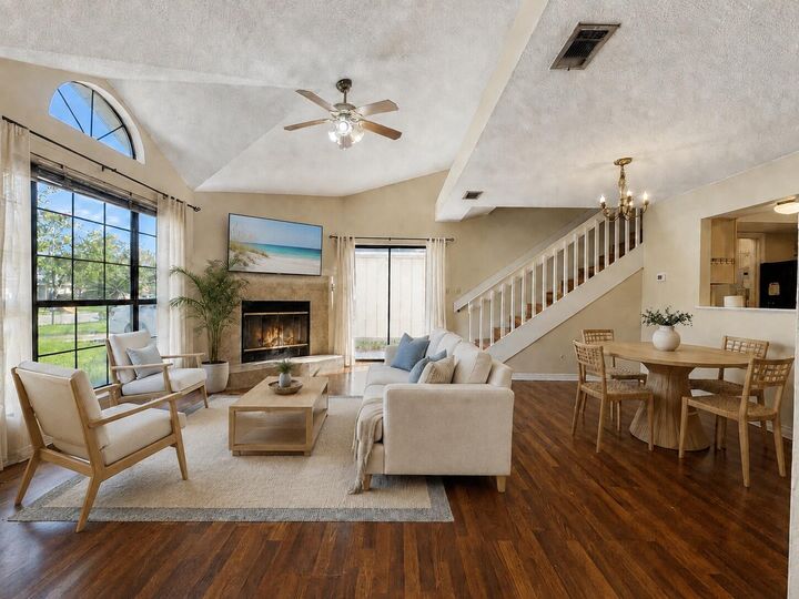 Property Photo: 1900 Squirrel Path FL 32547