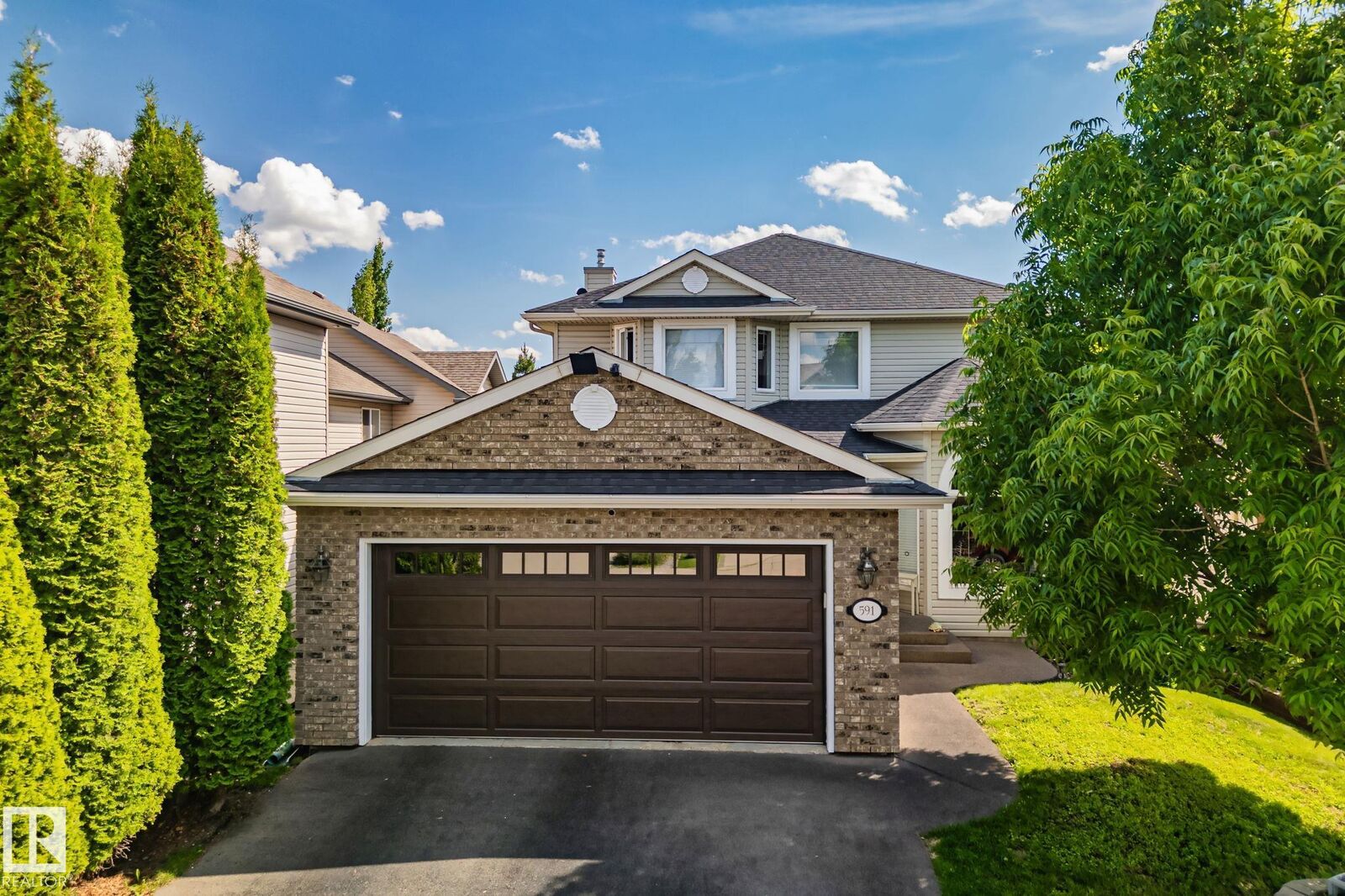 Property Photo:  591 Byrne Crescent SW  AB T6W 1E7 