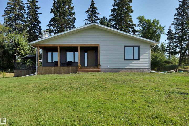 Property Photo:  473010 Rge Road 242  AB T0C 1Z0 