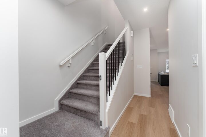 Property Photo:  127 Canter Wynd  AB T8H 2Z3 