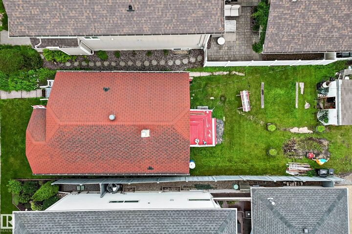 Property Photo:  9413 101 Street NW  AB T5K 0W5 