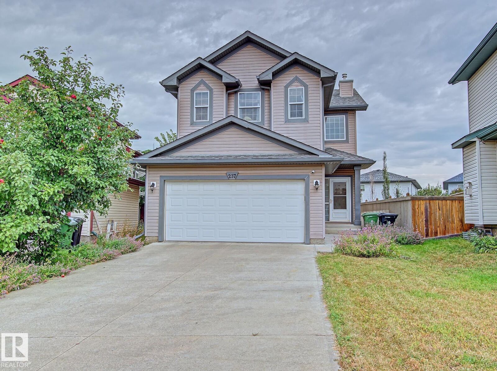 Property Photo:  237 Westwood Lane  AB T8L 4N6 