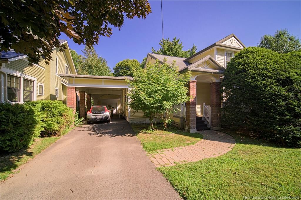 Property Photo:  320 University Avenue  NB E3B 4J1 