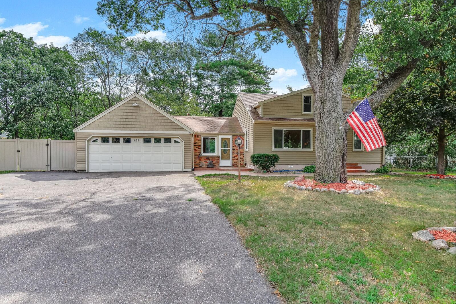 Property Photo:  8691 Van Buren Street NE  MN 55434 