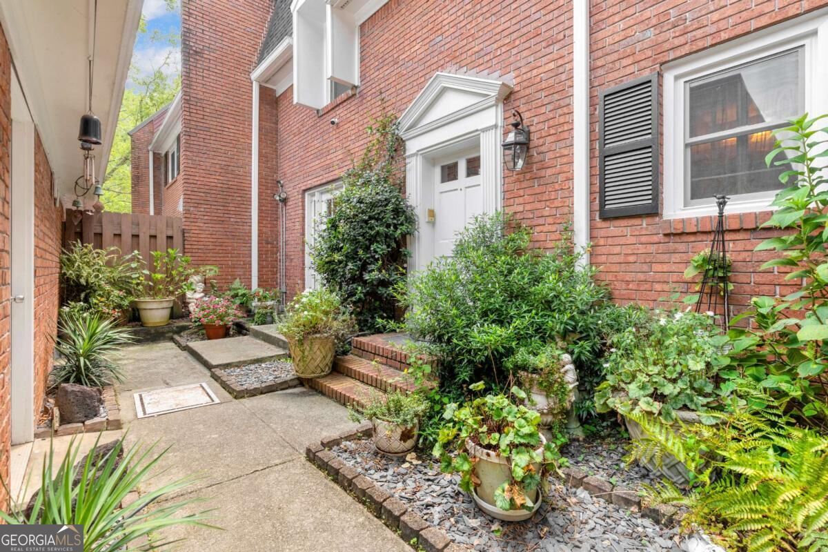 Property Photo:  1417 Ashford Place NE  GA 30319 