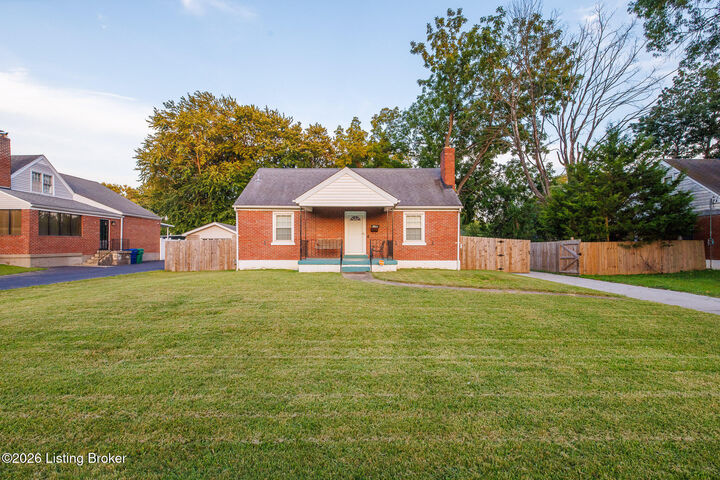 Property Photo: 3211 Verna Rd KY 40216