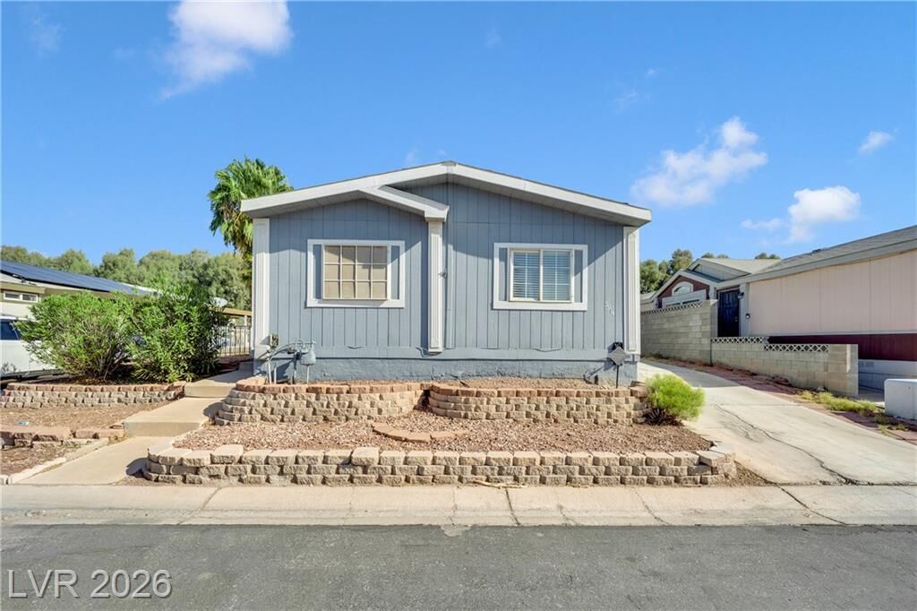 Property Photo: 5914 Sassy Rose Drive NV 89122