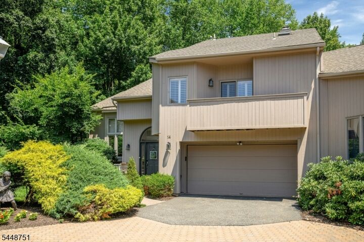 Property Photo: 14 Robinhood Dr NJ 07046