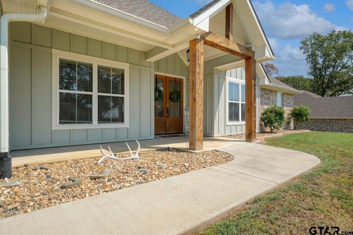 Property Photo: 18347 Timber Oaks Drive TX 75771