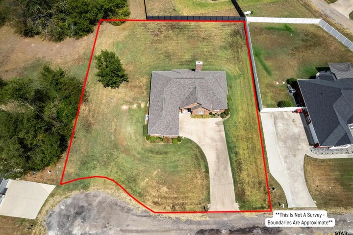 Property Photo:  26 Oakwood Lane  TX 75457 