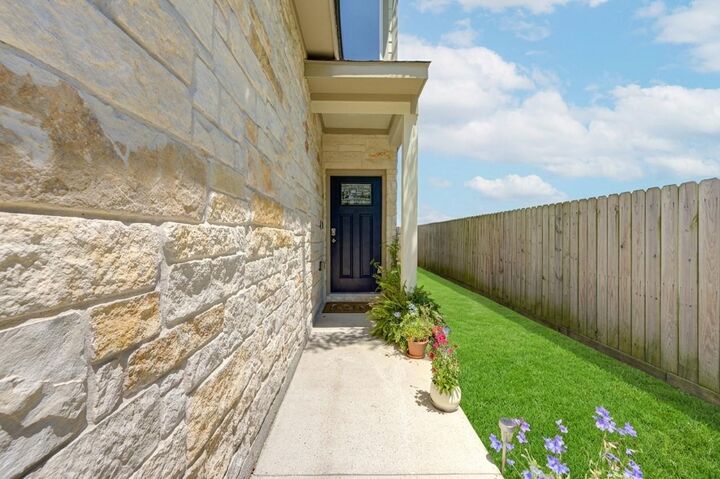 Property Photo:  6314 Cebra Street  TX 77091 