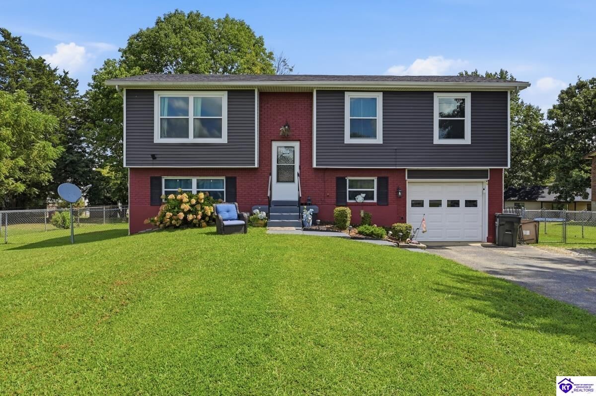 Property Photo:  128 Meadowlake Drive  KY 40160 