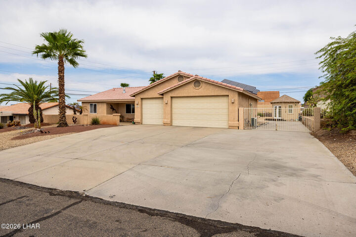 Property Photo: 3631 McCulloch Blvd N AZ 86406