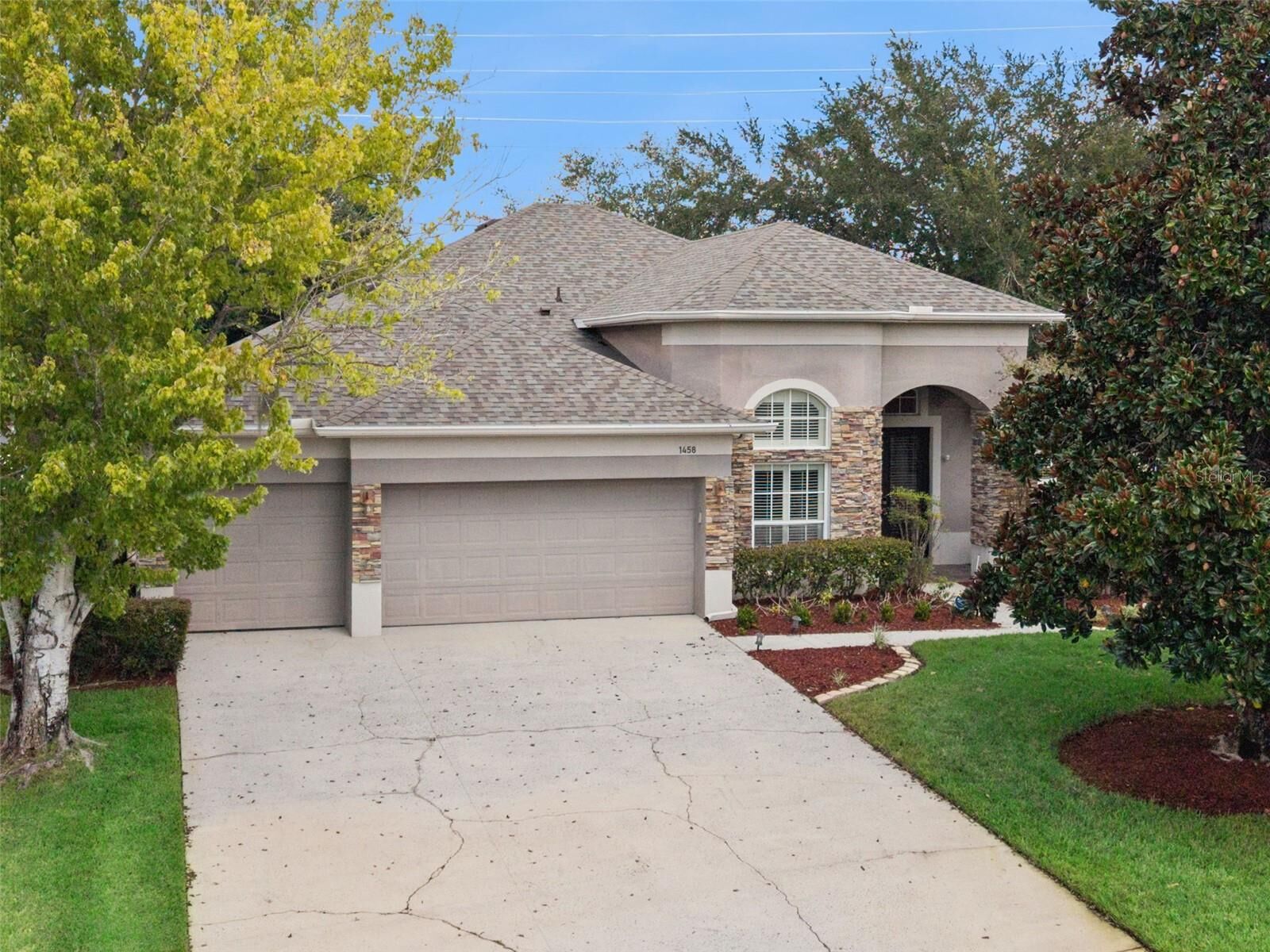 Property Photo: 1458 Whitefriar Drive FL 34761