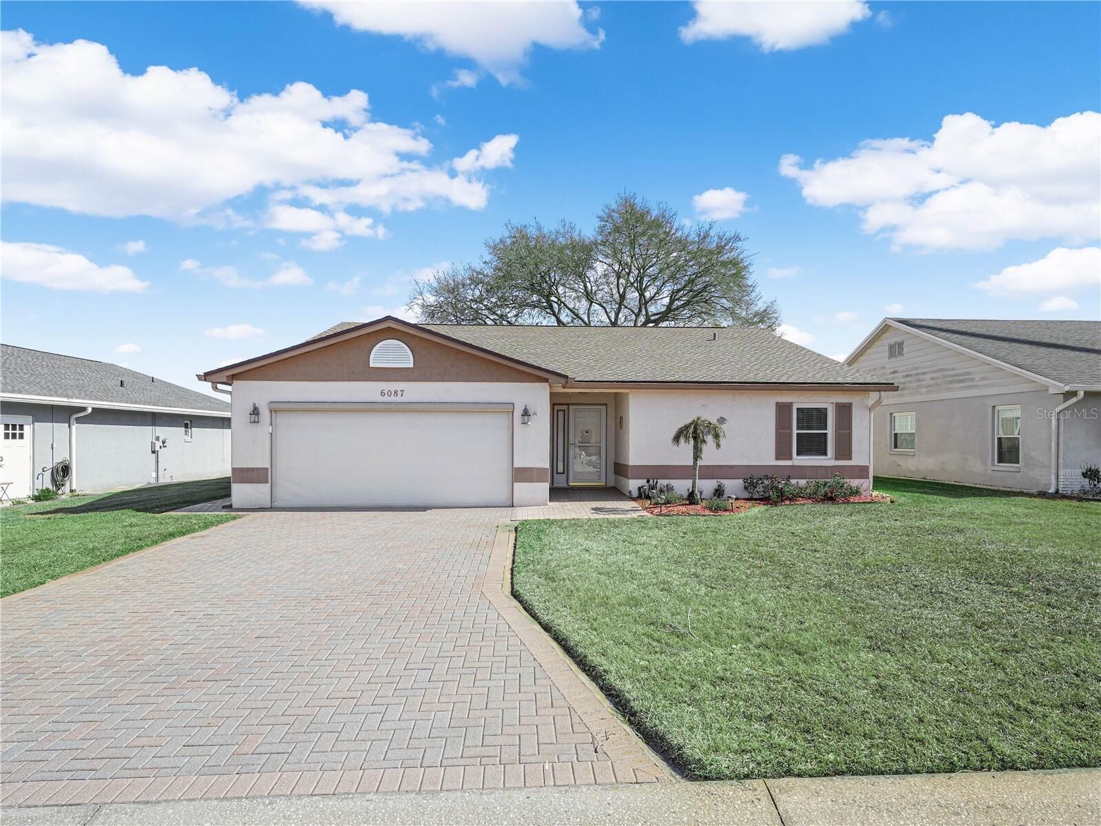 Property Photo: 6087 Seagull Lane FL 33809
