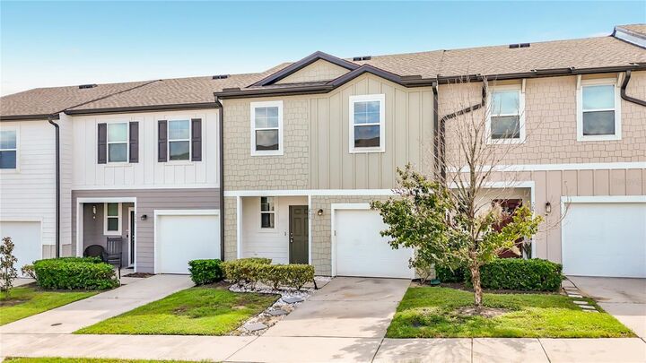 Property Photo:  811 Grandin Street  FL 33837 