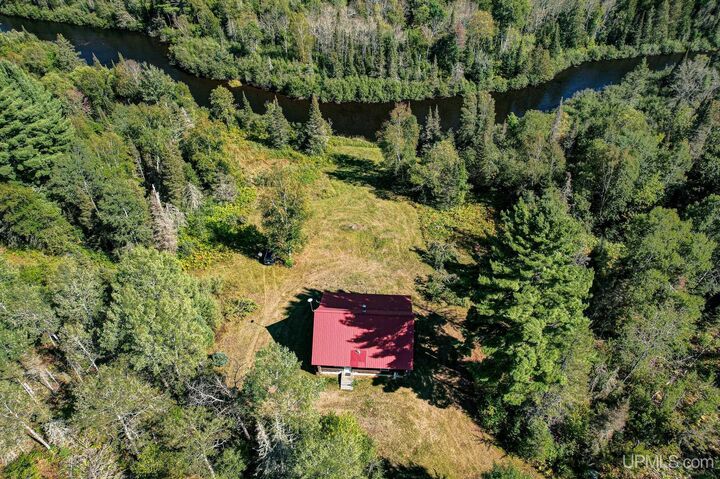 Property Photo: 210 Pond Road MI 49935