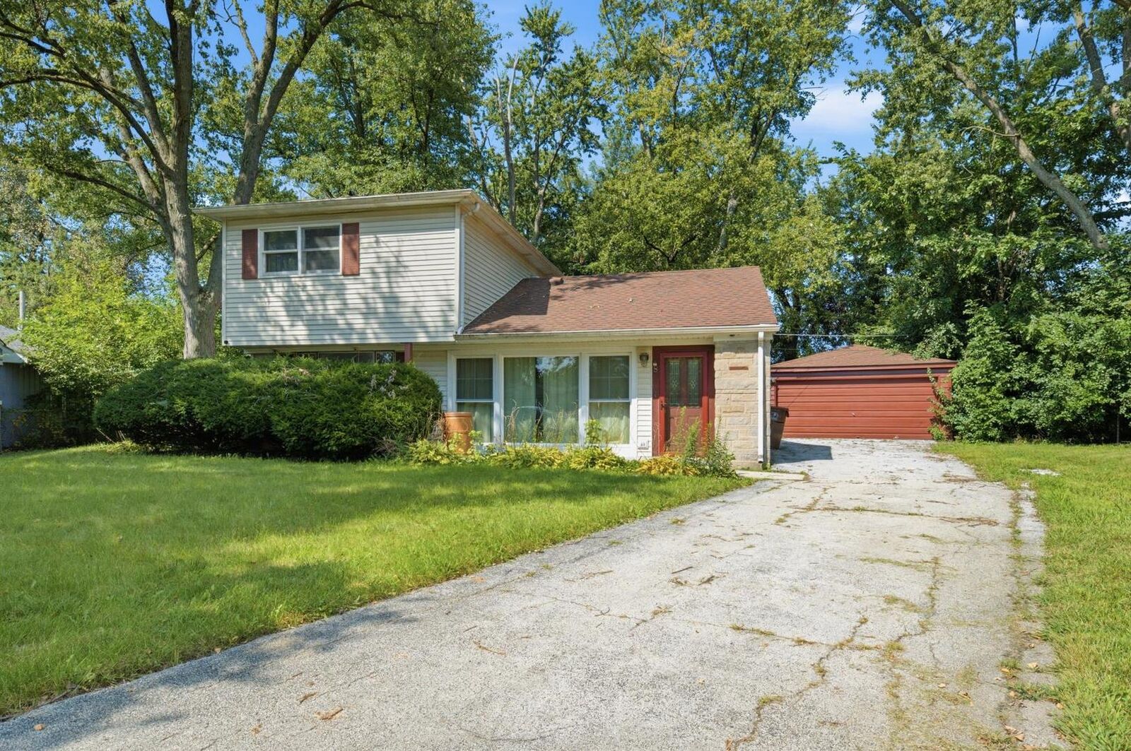 Property Photo:  8 Mantua Court  IL 60466 