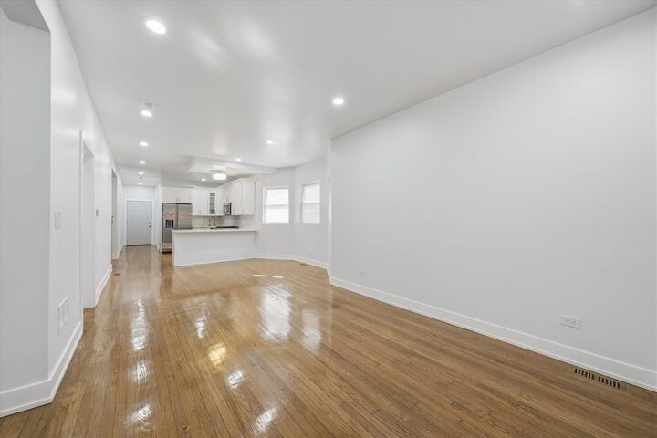 Property Photo: 7607 S May Street IL 60620