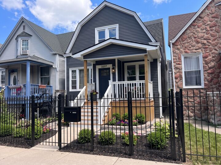 Property Photo:  2207 N Lawndale Avenue  IL 60647 
