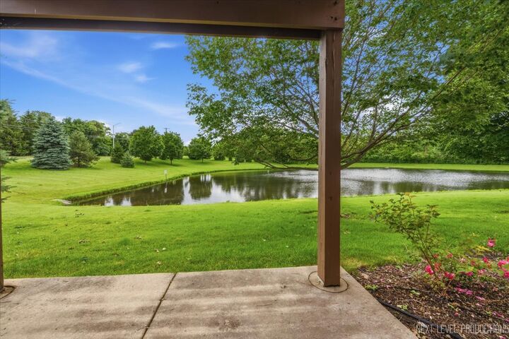 Property Photo: 2471 Stoughton Circle 2471 IL 60502