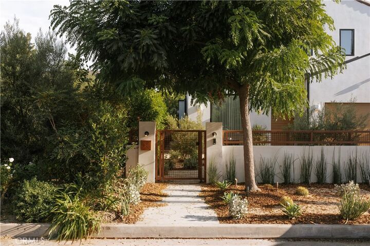 Property Photo:  13218 Hesby Street  CA 91423 