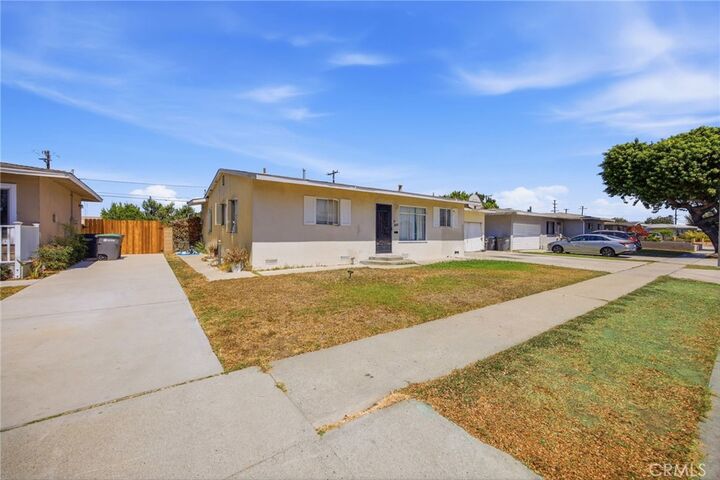 Property Photo:  139 E 229th Street  CA 90745 