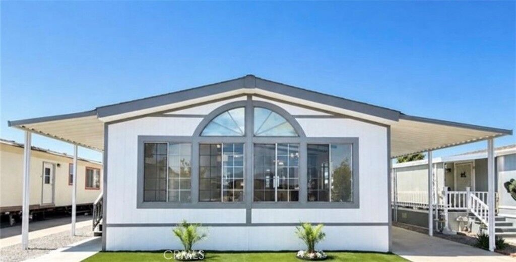 Property Photo:  530 W Devonshire Avenue 65  CA 92543 