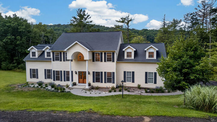 Property Photo:  1567 Queen Esther Drive  PA 18840 