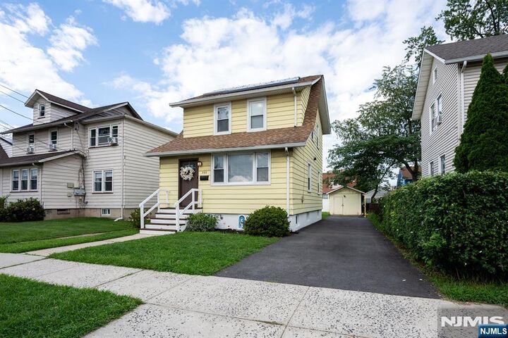 Property Photo:  340 Simons Avenue  NJ 07601 