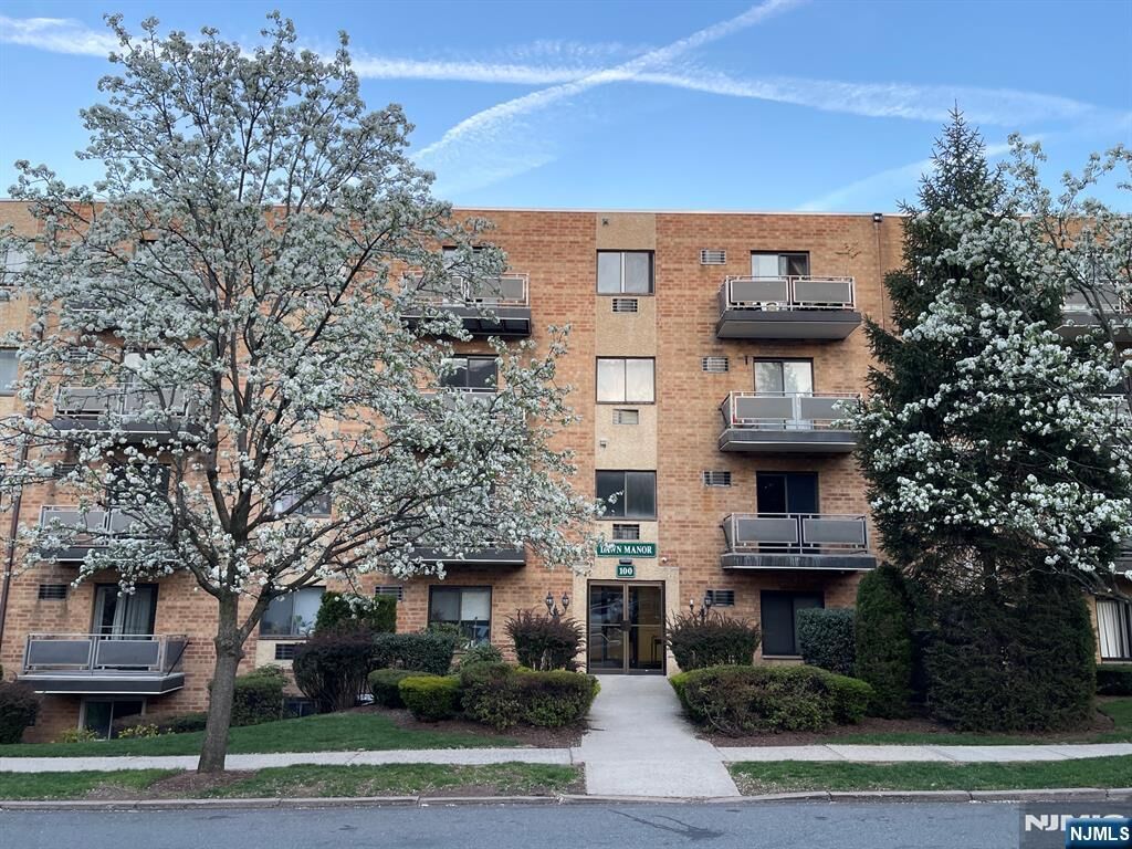 Property Photo: 100 2nd Street 202 NJ 07601