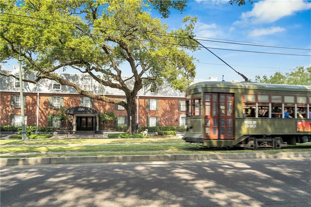 Property Photo:  3201 St Charles Avenue 230  LA 70115 