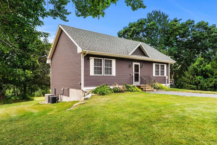 Property Photo:  20 Pasture Road  NH 03032 