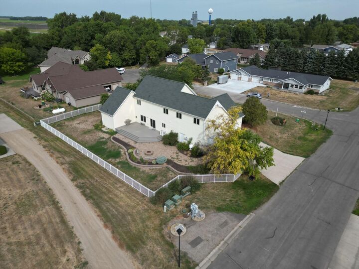 Property Photo:  210 Hackberry Court  ND 58051 