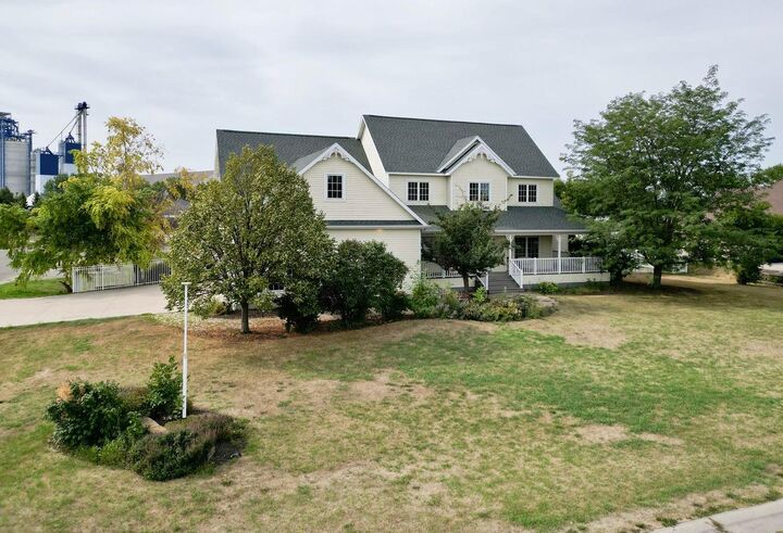 Property Photo: 210 Hackberry Court ND 58051