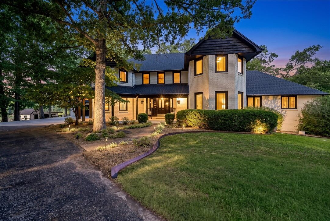 Property Photo:  1205 E Hilltop Drive  AR 72756 