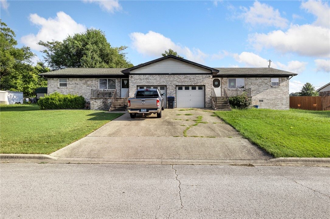 Property Photo: 105 Nancy Street AR 72601
