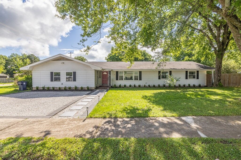 Property Photo:  203 S Neal Street  AR 72753 