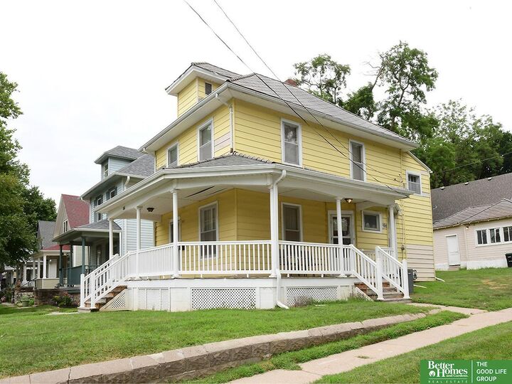 Property Photo:  937 S 38 Avenue  NE 68105 