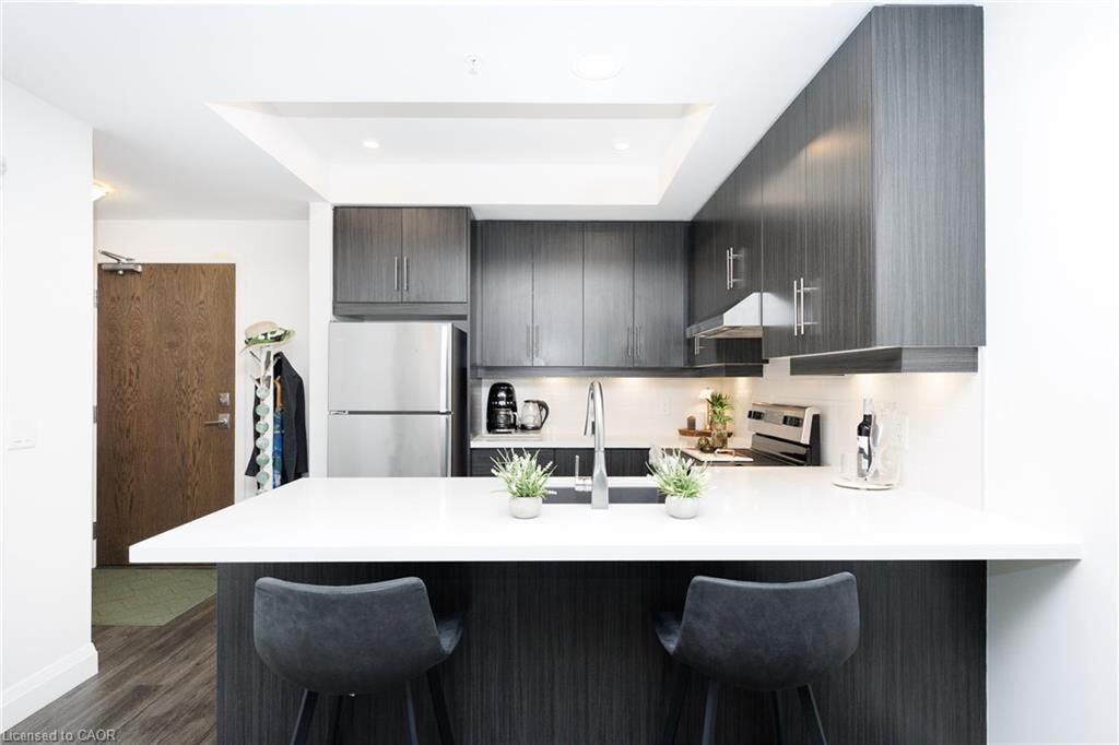 Property Photo:  30 Hamilton Street S 201  ON L8B 1V8 