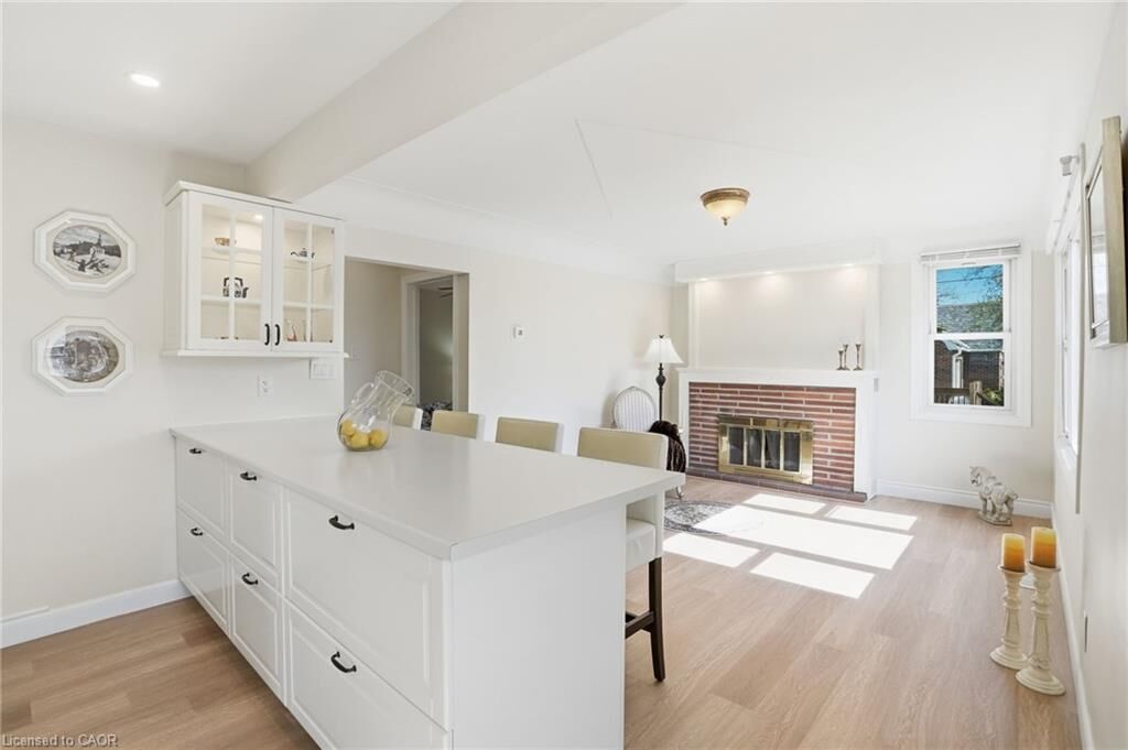 Property Photo:  894 Garth Street  ON L9G 4K9 
