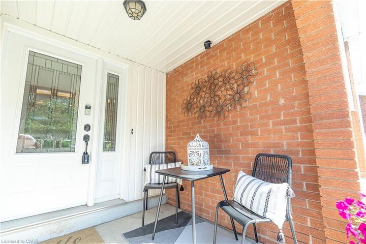 Property Photo:  82 Overlea Drive  ON N2M 1T1 