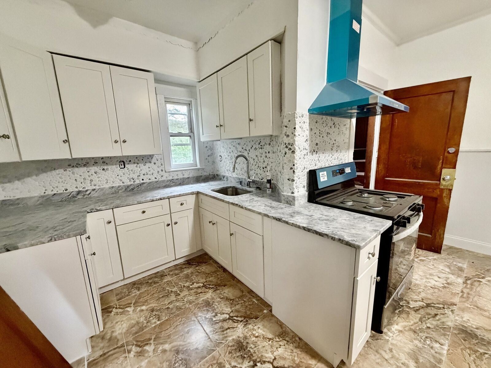 Property Photo:  26 Walton St 1  MA 02124 