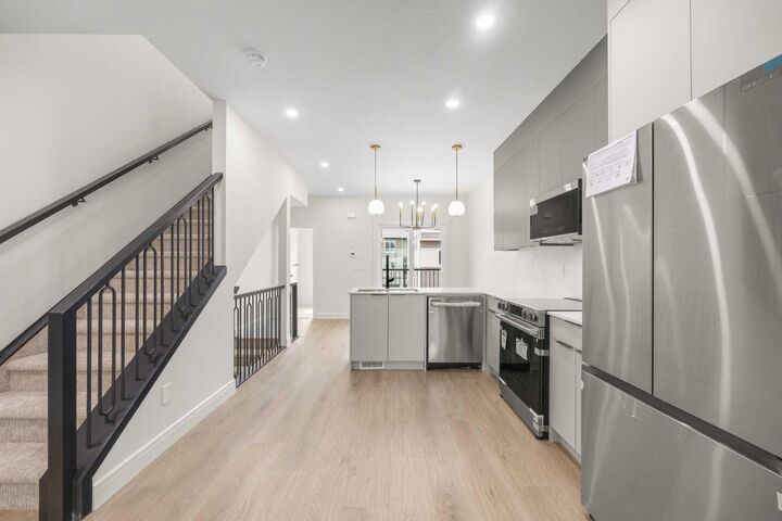 Property Photo:  67 Panatella Square NW 301  AB T3K 2S7 
