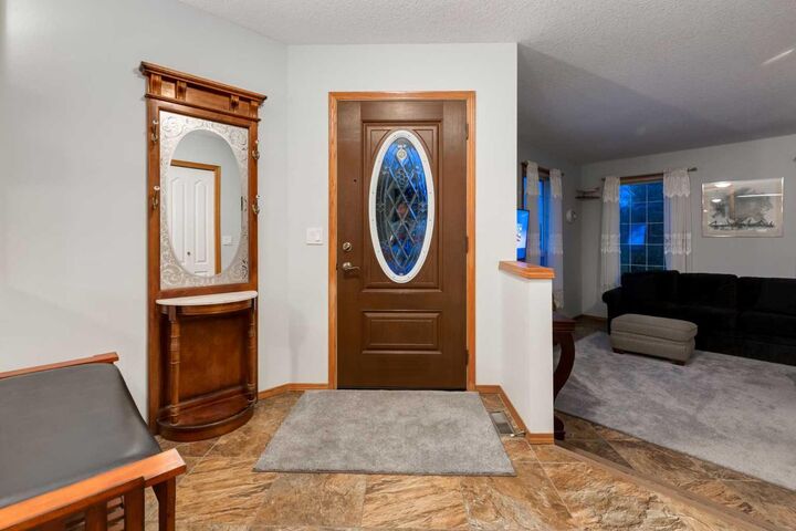 Property Photo:  701 19 Street SE  AB T1V 1T1 