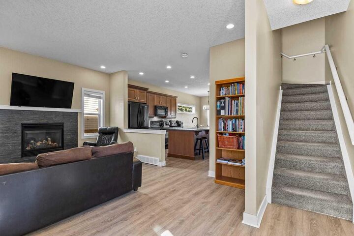 Property Photo:  1004 Shantz Place  AB T0M 0S0 