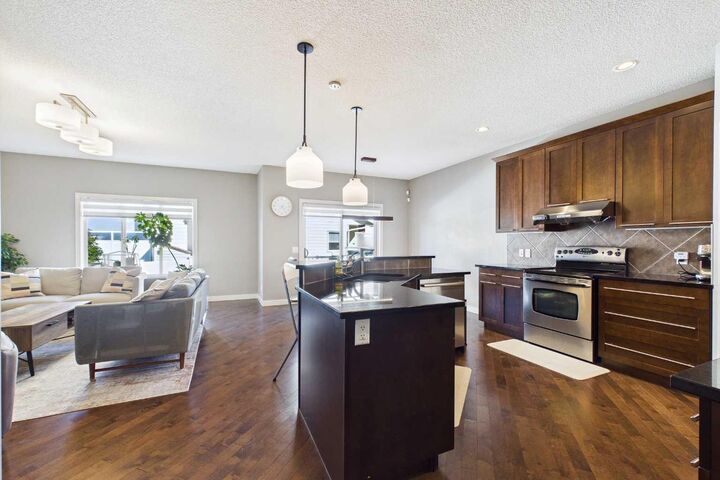 Property Photo:  163 Panamount Circle NW  AB T3K 0G9 