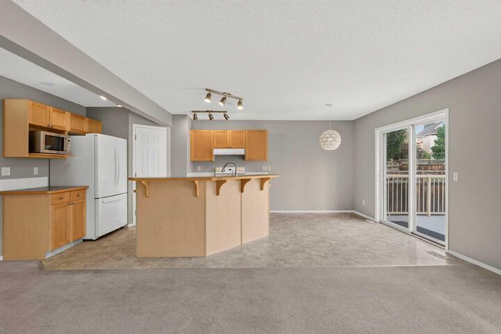 Property Photo:  170 Tusslewood Drive NW  AB T3L 2N1 